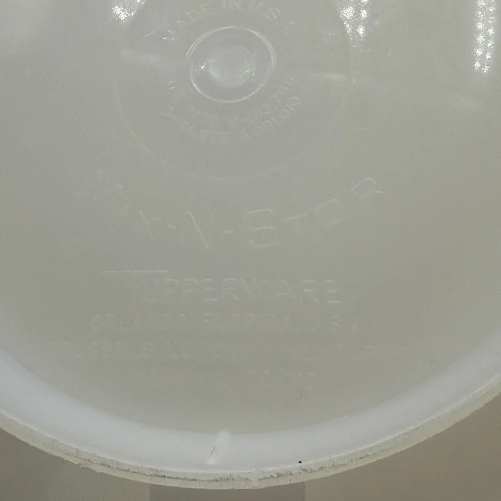 Vintage TUPPERWARE Mix N Store 8 Cup 2 Qt Measuring Bowl Pitcher No Lid 500-2
